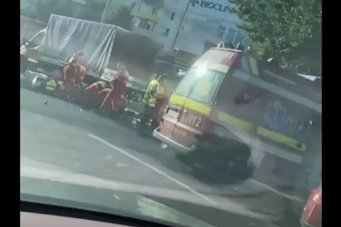 Accident mortal în Târgu Mureș. Un motociclist a murit după impactul cu un autoturism - VIDEO