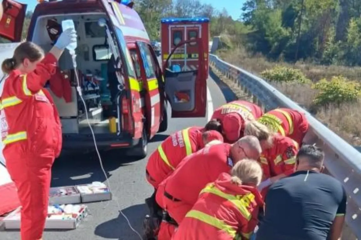 Tragedie pe DN 76, în Bihor: motociclist de 23 de ani, mort după ce s-a izbit de un parapet