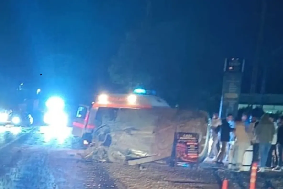 Accident mortal pe DN 1A, provocat de un șofer băut. O femeie a murit, alte patru persoane au ajuns la spital