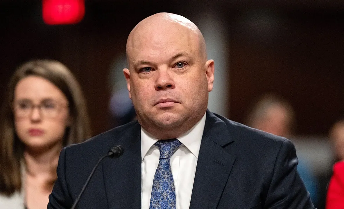 Trump a numit un nou secretar interimar al Armatei SUA. Cine este Adam Telle, omul ales după demisia lui Dan Driscoll