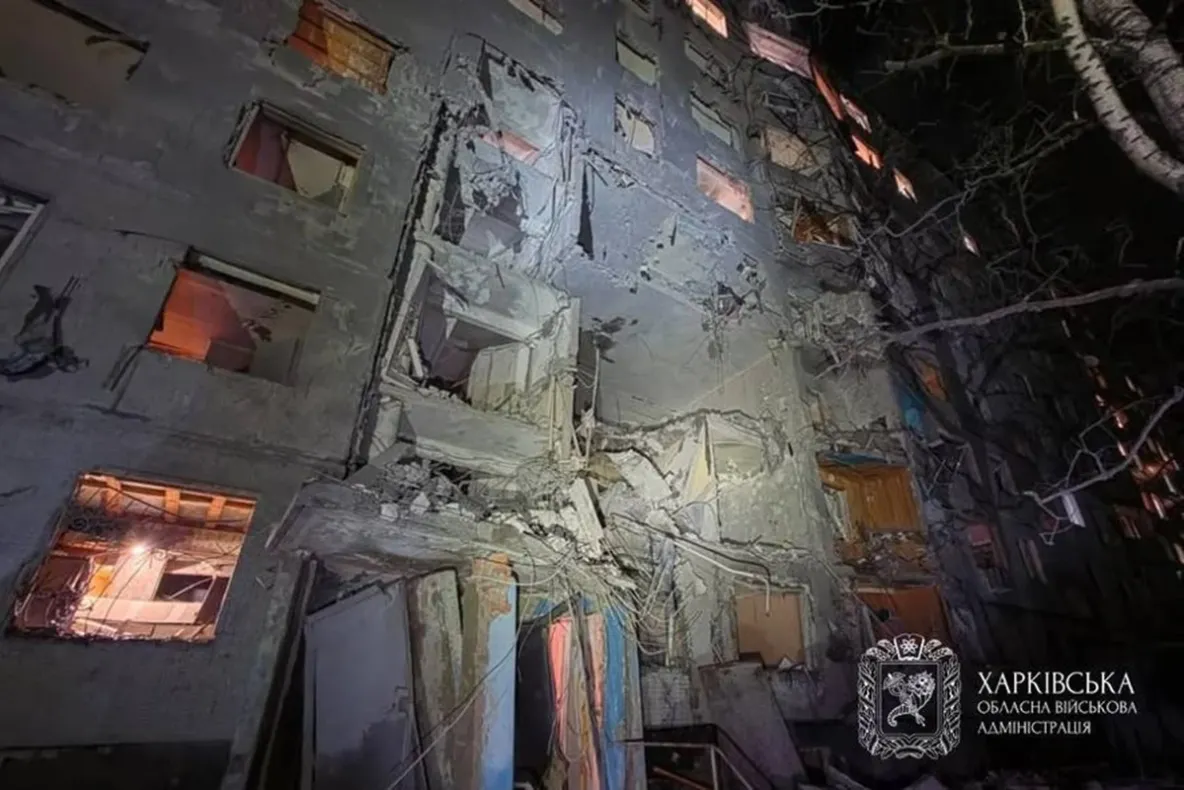 24 de răniți, inclusiv copii, după ce o bombă rusească a lovit un bloc din Harkov