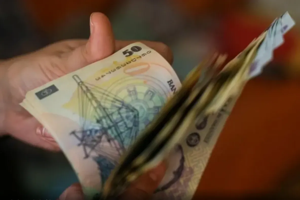 O treime dintre români spun că nivelul de trai a scăzut în ultimul an - STUDIU