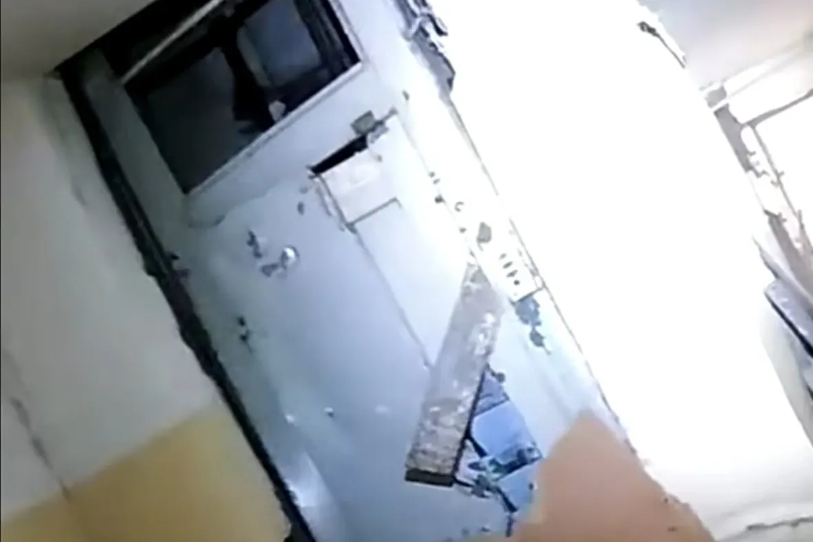 Demolarea blocului din Rahova începe pe 5 octombrie. Imagini impresionante din interior: pereții de la etajele 6-8 sunt dislocați - VIDEO