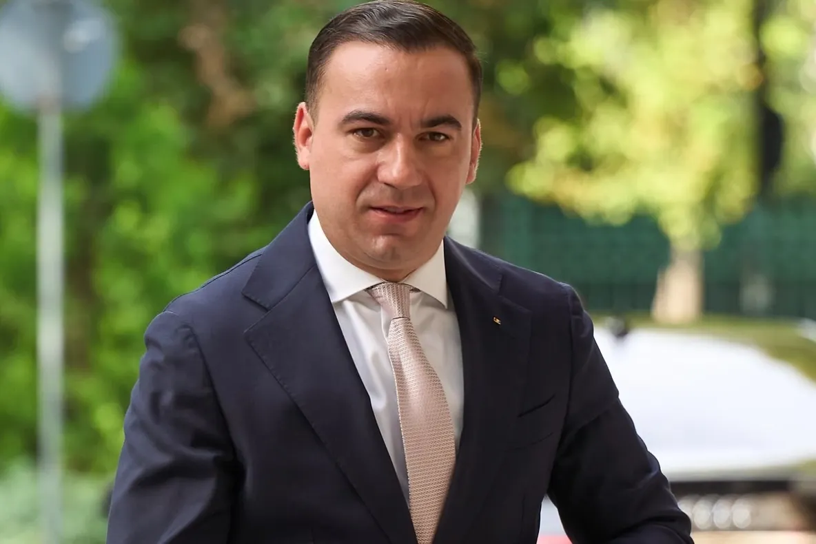 Bogdan Ivan rupe tăcerea despre întâlnirea cu ambasadoarea SUA: „N-aveam nevoie să vină americanii să-mi spună că Bolojan e o catastrofă”