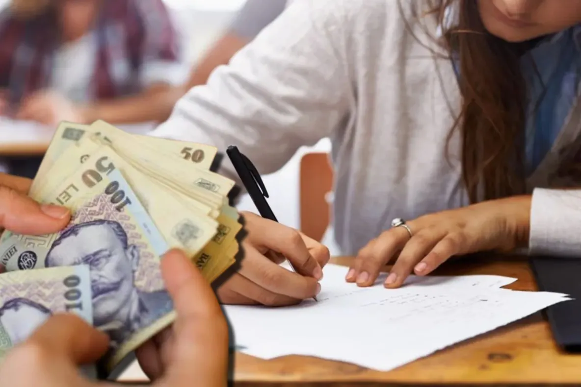 Bursa tehnologică se acordă și în anul școlar 2026-2027. Ce sumă primesc și ce condiții trebuie să îndeplinească elevii