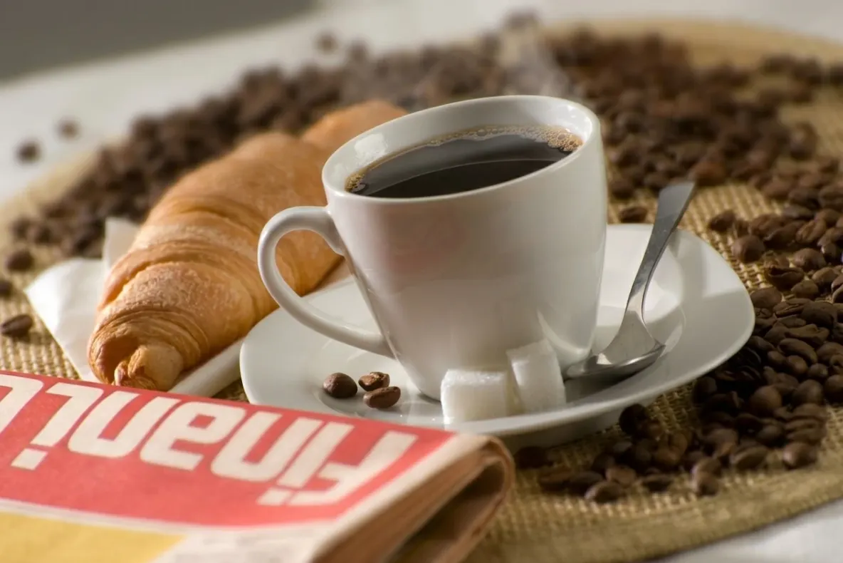 Cafeaua și ceaiul fierbinți, risc uriaș pentru esofag. Avertismentul experților - STUDIU