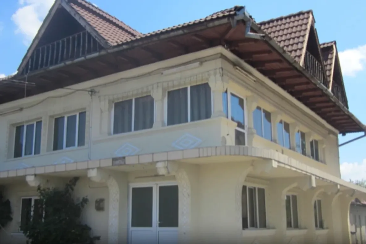 ANAF scoate la licitație o vilă de 315 mp cu doar 25.800 de euro dar nimeni nu vrea să o cumpere. Ce ascunde oferta