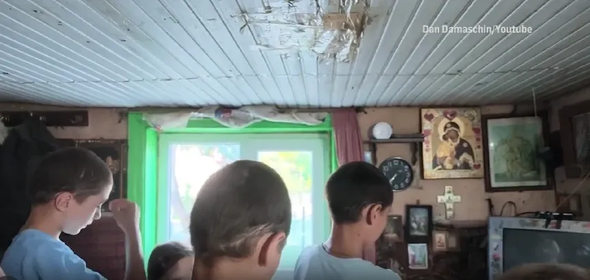 Copiii uitați ai României înfruntă singuri începutul de an școlar. Pentru mulți, sărăcia e prima lecție a anului