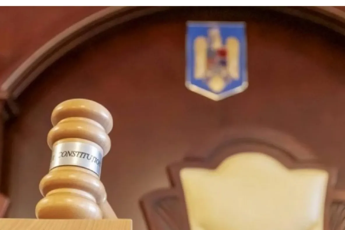 Decizie importantă la CCR pentru femeile însărcinate. Excluderea de la indemnizația de risc maternal, declarată neconstituțională
