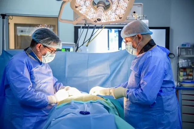 Dureri de spate care nu trec? Cum este tratată hernia de disc