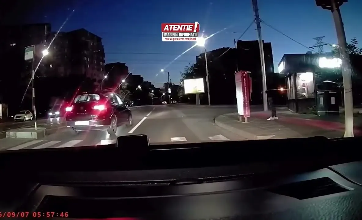Imagini șocante la Iași. Femeie lovită în plin pe trecerea de pietoni de o mașină | VIDEO