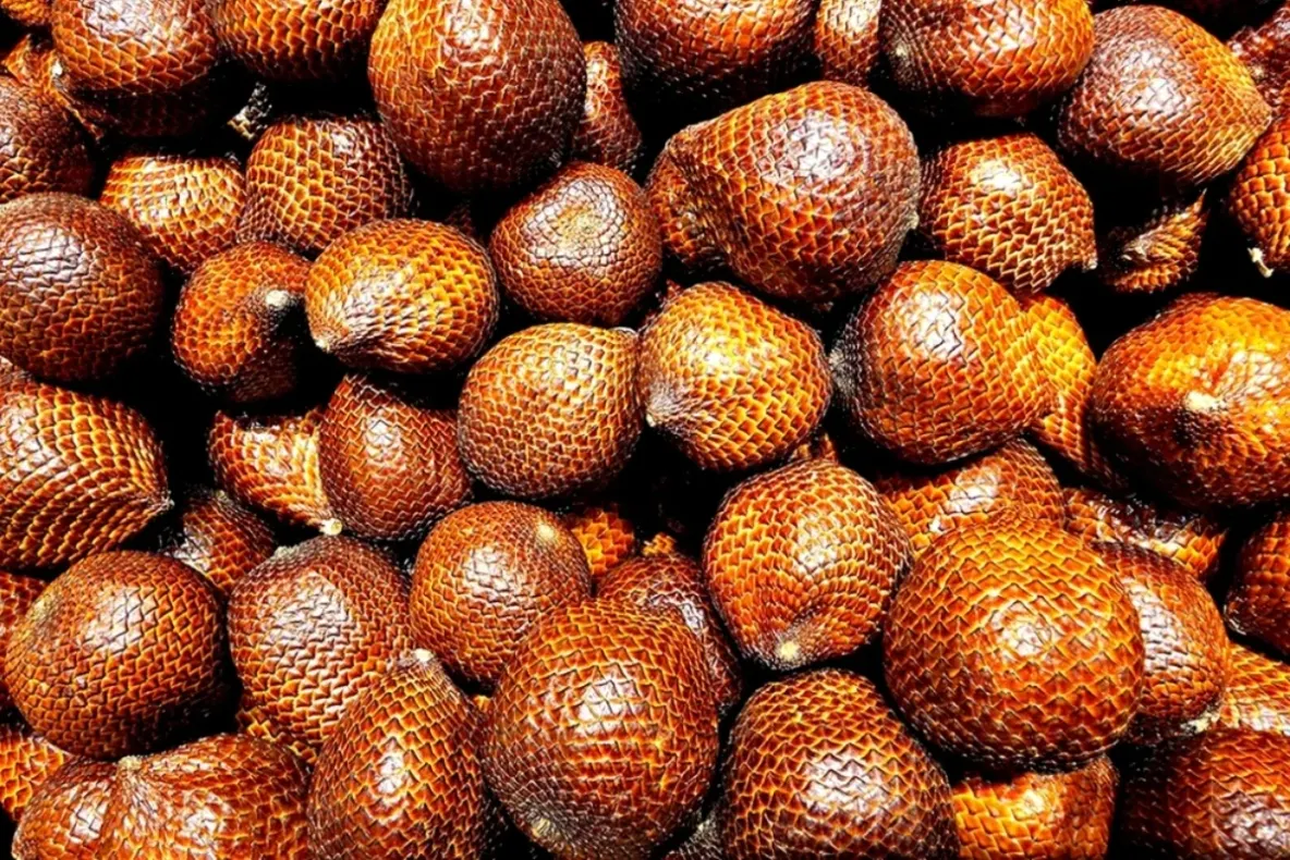 Fructul exotic care pare acoperit de solzi de șarpe. Are un gust surprinzător și numeroase proprietăți nutritive