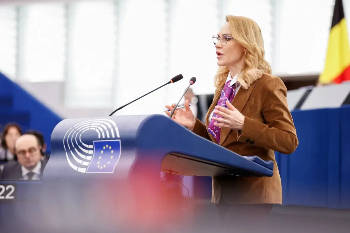 Gabriela Firea: „Solicitarea de suspendare a fondurilor europene poate fi ușor încadrată la trădare de țară”