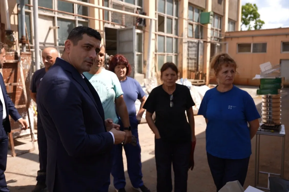 CET Govora se închide, sute de oameni rămân fără loc de muncă. George Simion s-a dus în mijlocul angajaților