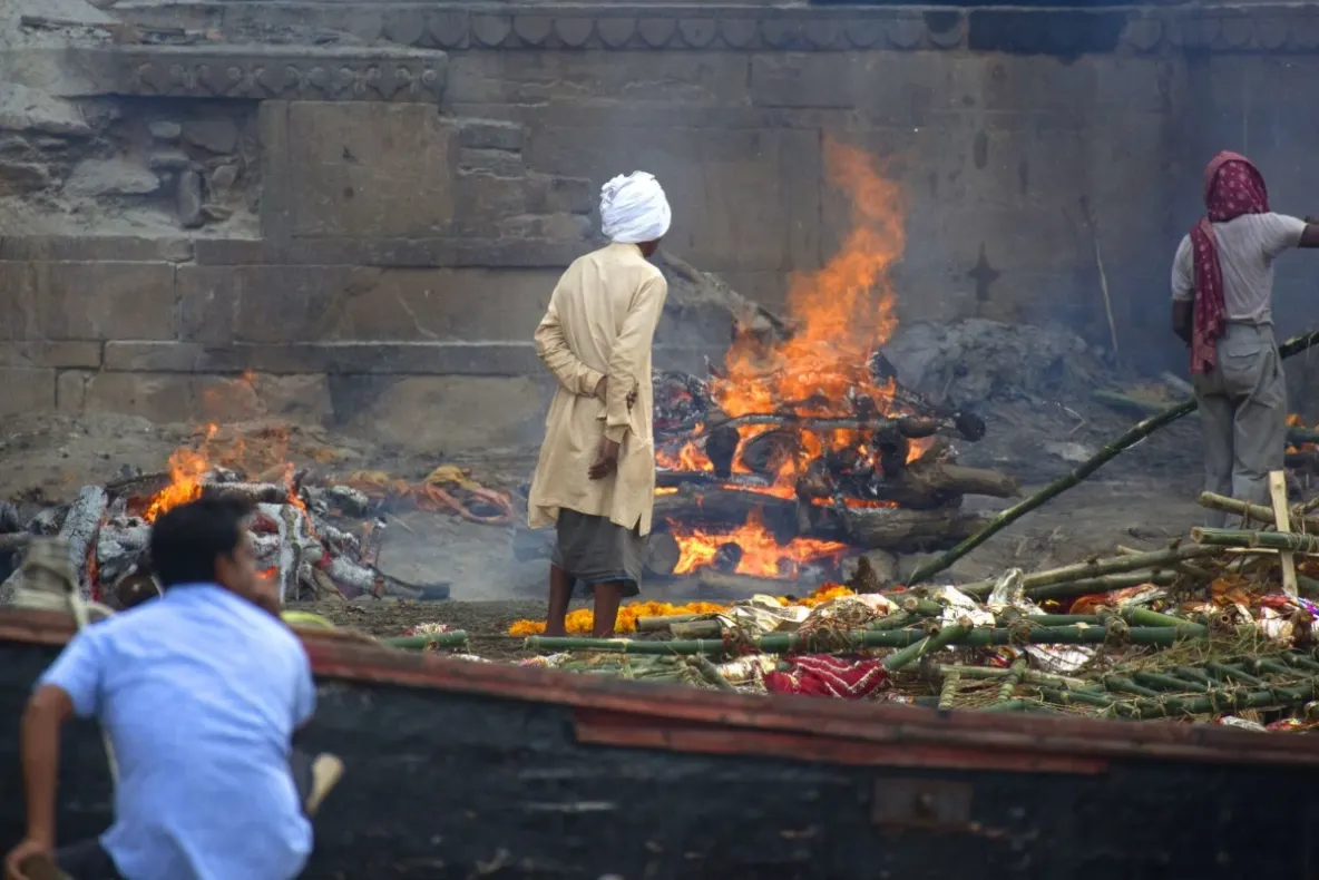 Și-a incinerat fiul, apoi a aflat că acesta era viu. Bărbatul se afla în închisoare de aproape o lună