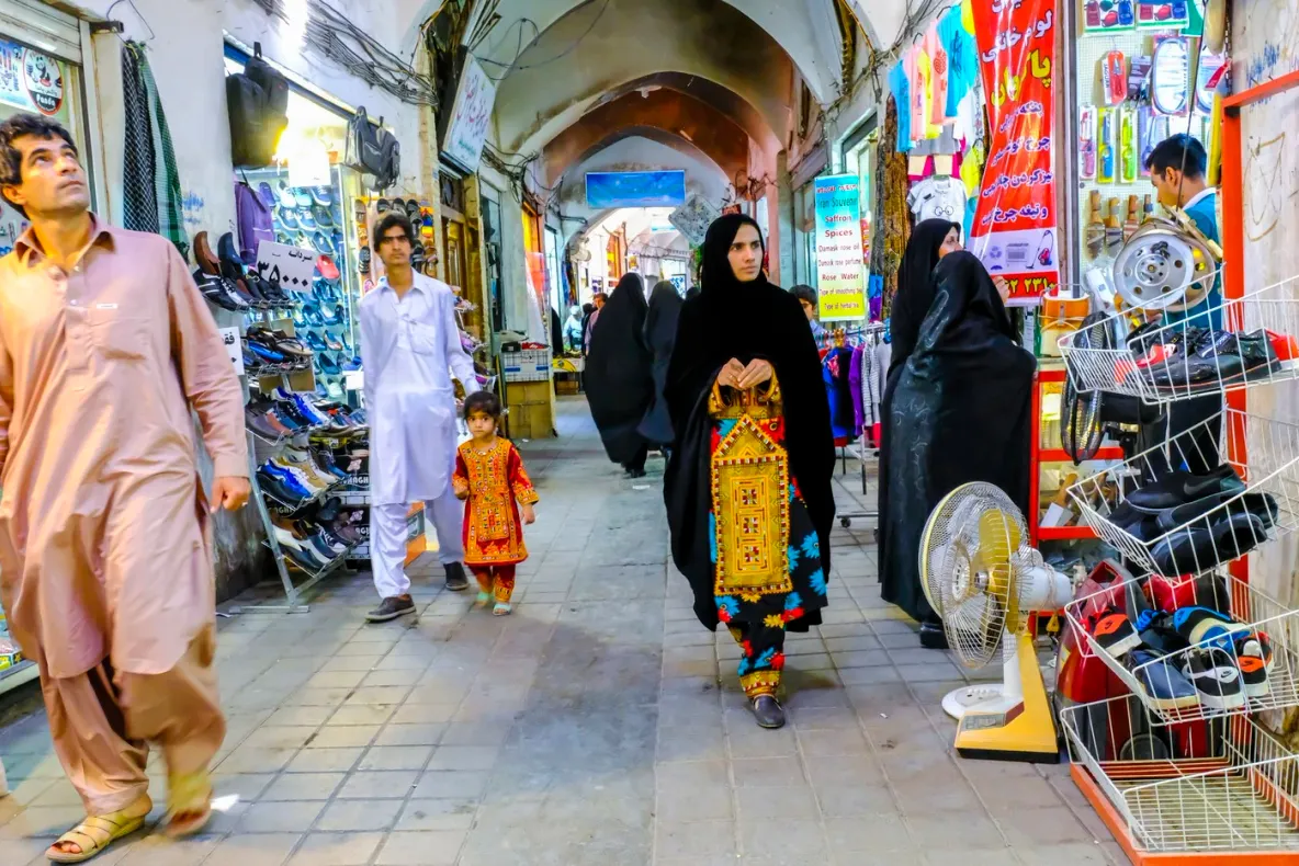 Femeile fără hijab, catalogate drept „anomalii sociale” în Iran. Autoritățile cer măsuri dure