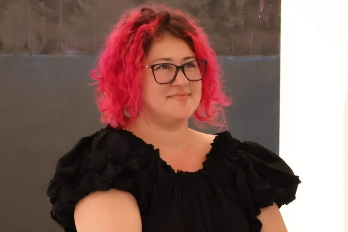 Iubire cu năbădăi: o profesoară din Iași s-a căsătorit cu fostul student