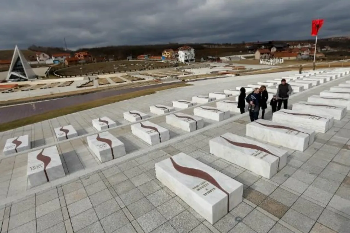 35 de foști polițiști sârbi, trimiși în judecată în Kosovo. Sunt acuzați de implicare într-un masacru comis în 1998