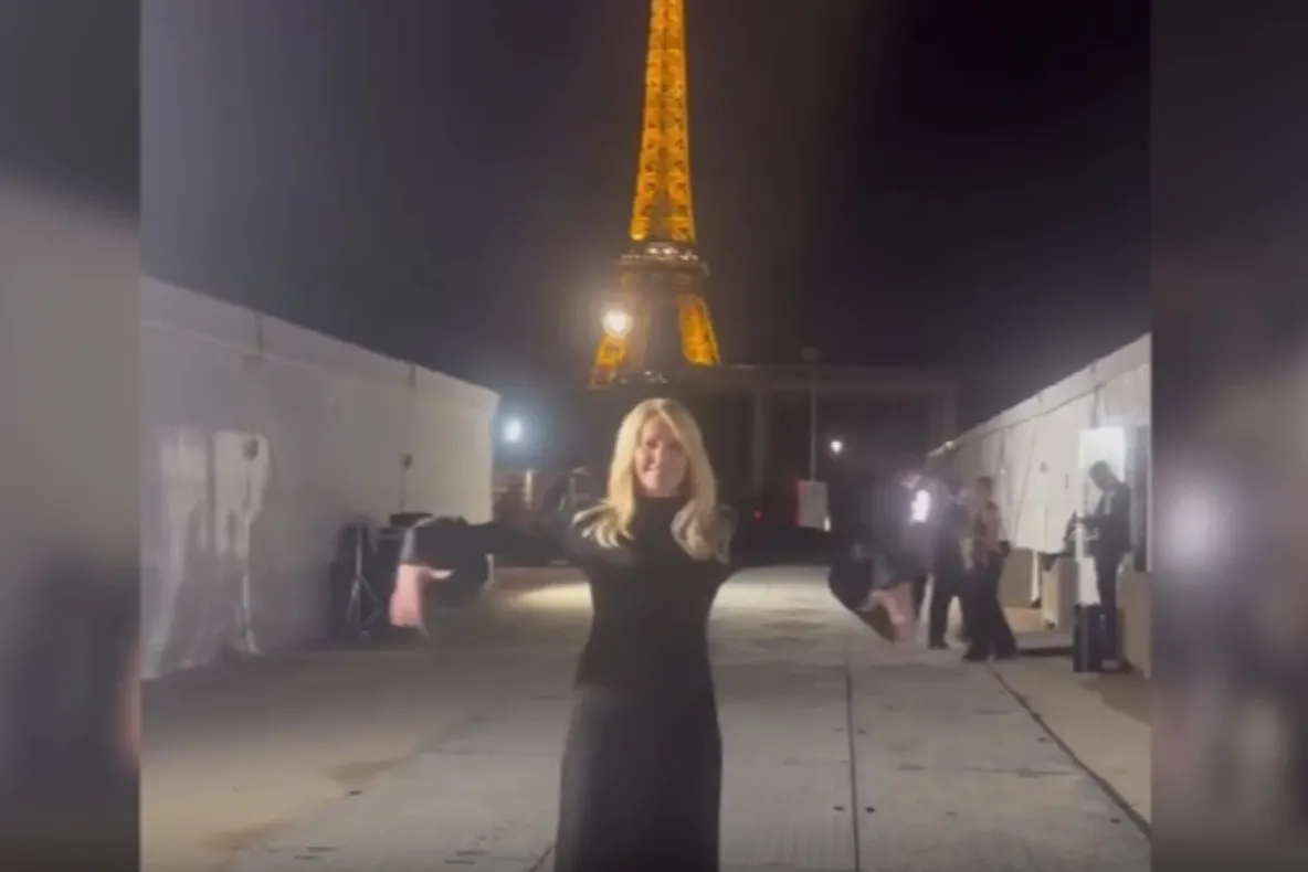Nadia Comăneci, apariție spectaculoasă la Săptămâna Modei de la Paris