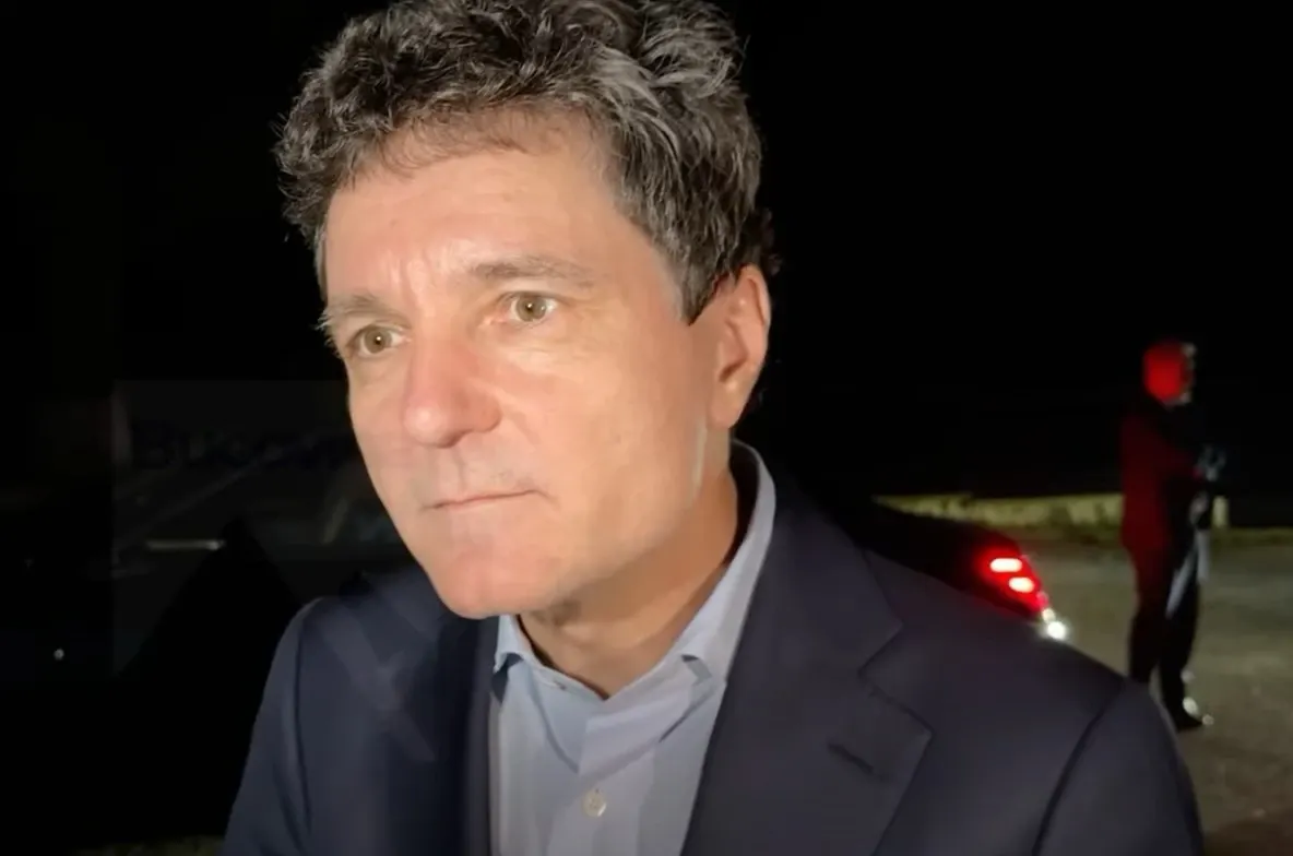 În drumul către întâlnirea cu Zelenski, Nicușor Dan s-a oprit la Mânăstirea Dragomirna din Suceva VIDEO