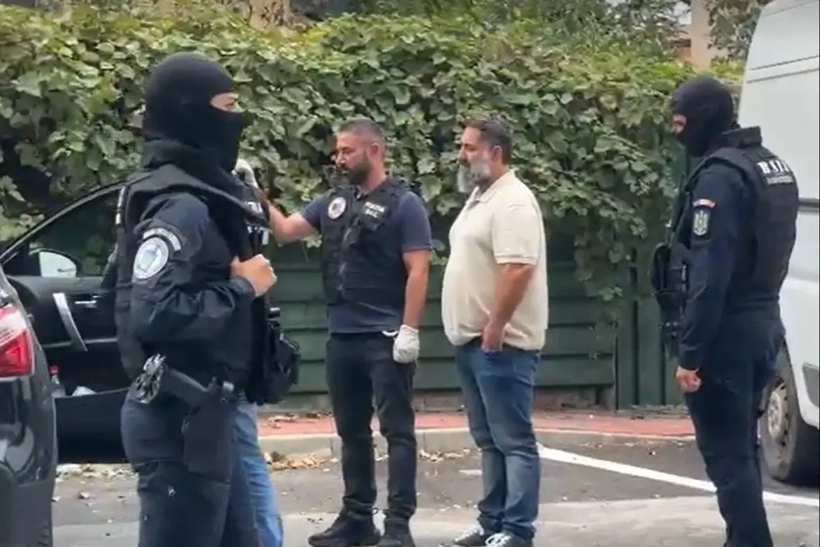 Mașina omului de afaceri Ionel Rusen, percheziționată de mascați: ce caută anchetatorii