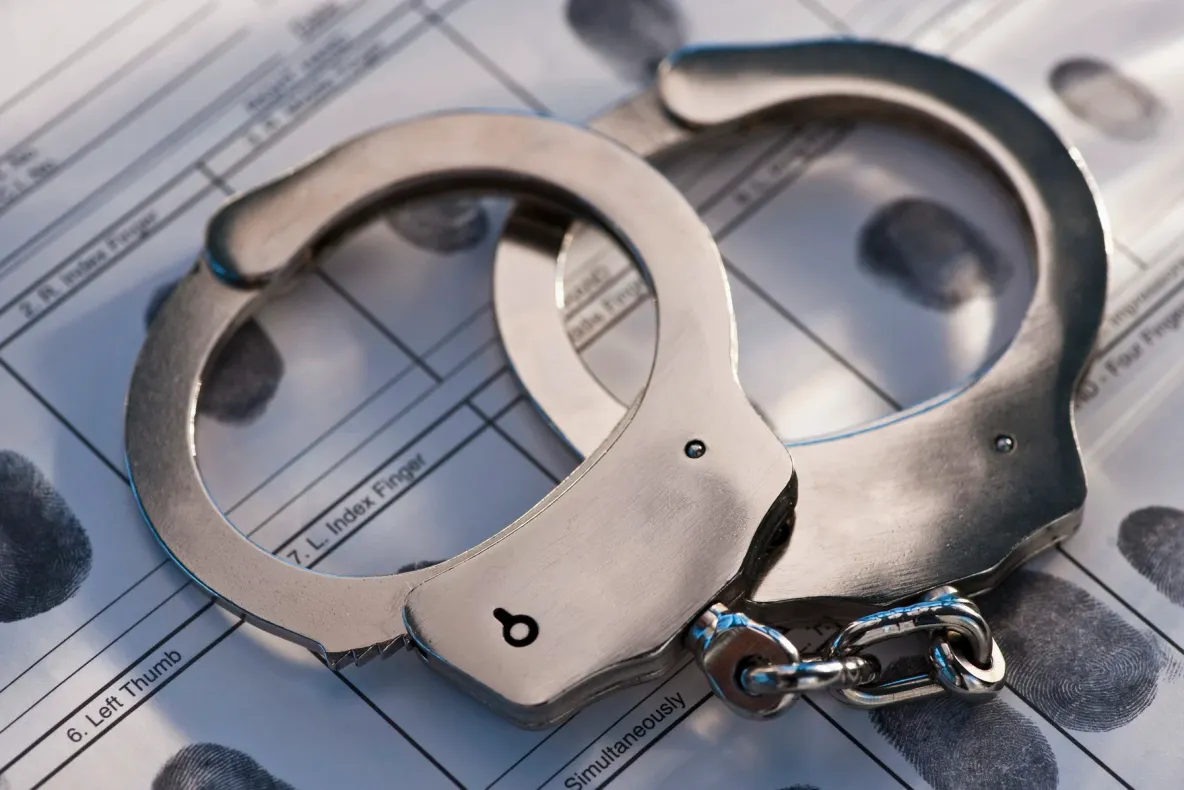 Bărbat arestat preventiv după ce a agresat sexual două minore de 10 și 14 ani: incident șocant în Sectorul 5