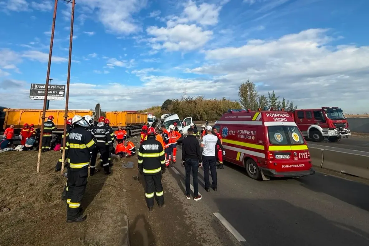 Accidentul grav de la Buftea. 26 de persoane implicate, două decedate și 18 transportate la spital. Bilanțul Ministerului Sănătății