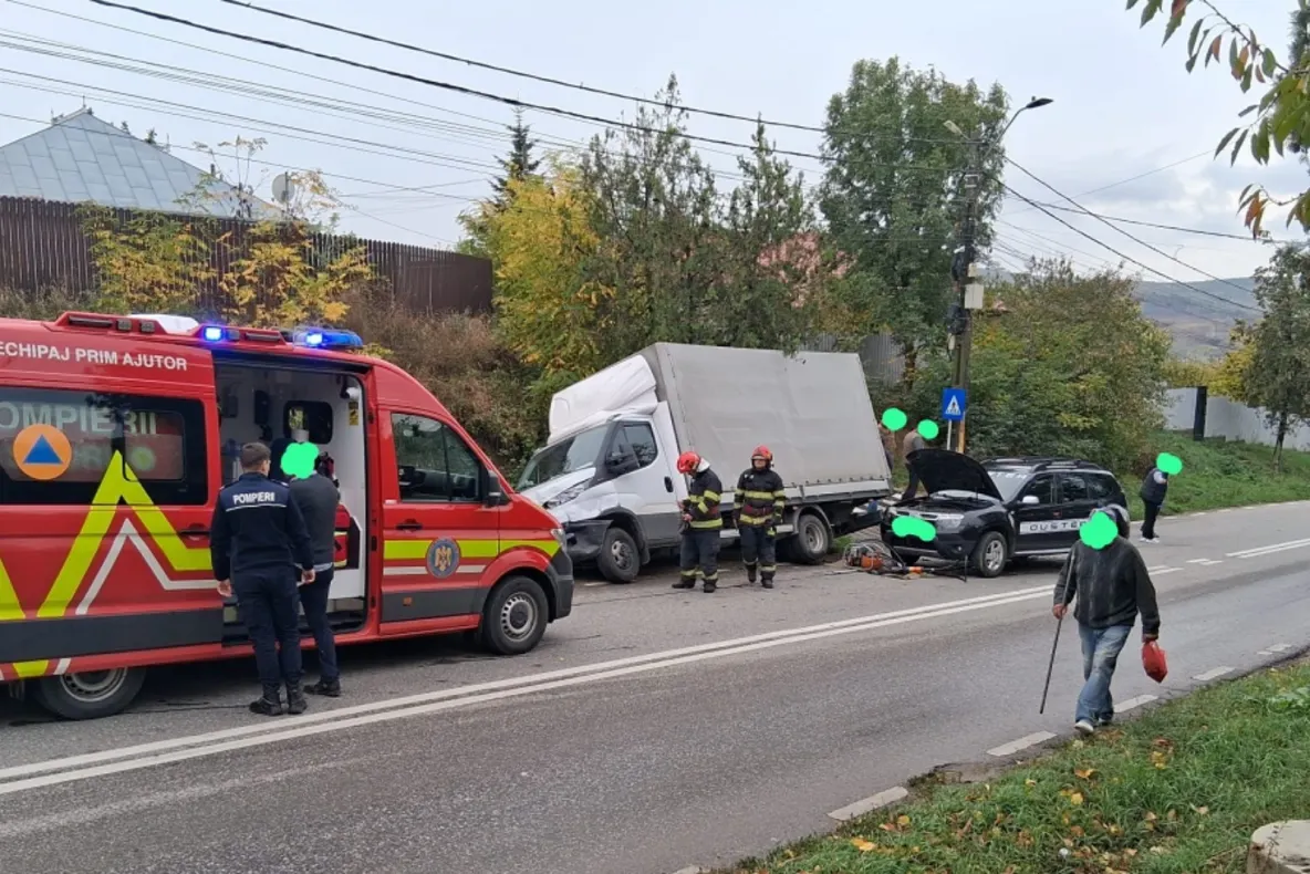 Accident în județul Vaslui, între o mașină și o autoutilitară. O tânără de 25 de ani a suferit un traumatism cranio-cerebral