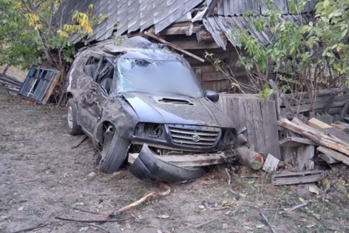 Accident mortal în județul Cluj. Un bărbat a murit după ce a căzut cu mașina într-o râpă de peste 50 de metri