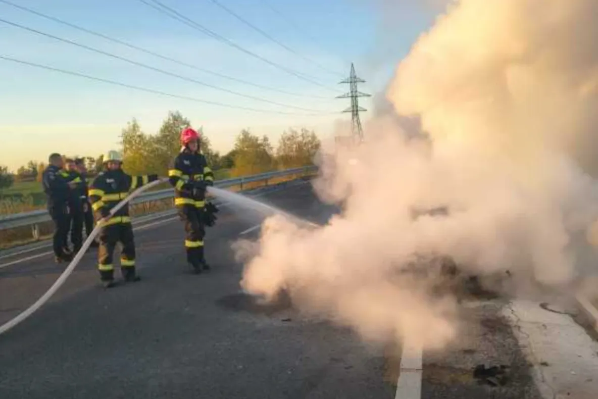 Accident grav pe centura Sătmarului. Un motociclist de 29 de ani a murit după impactul cu două autoturisme