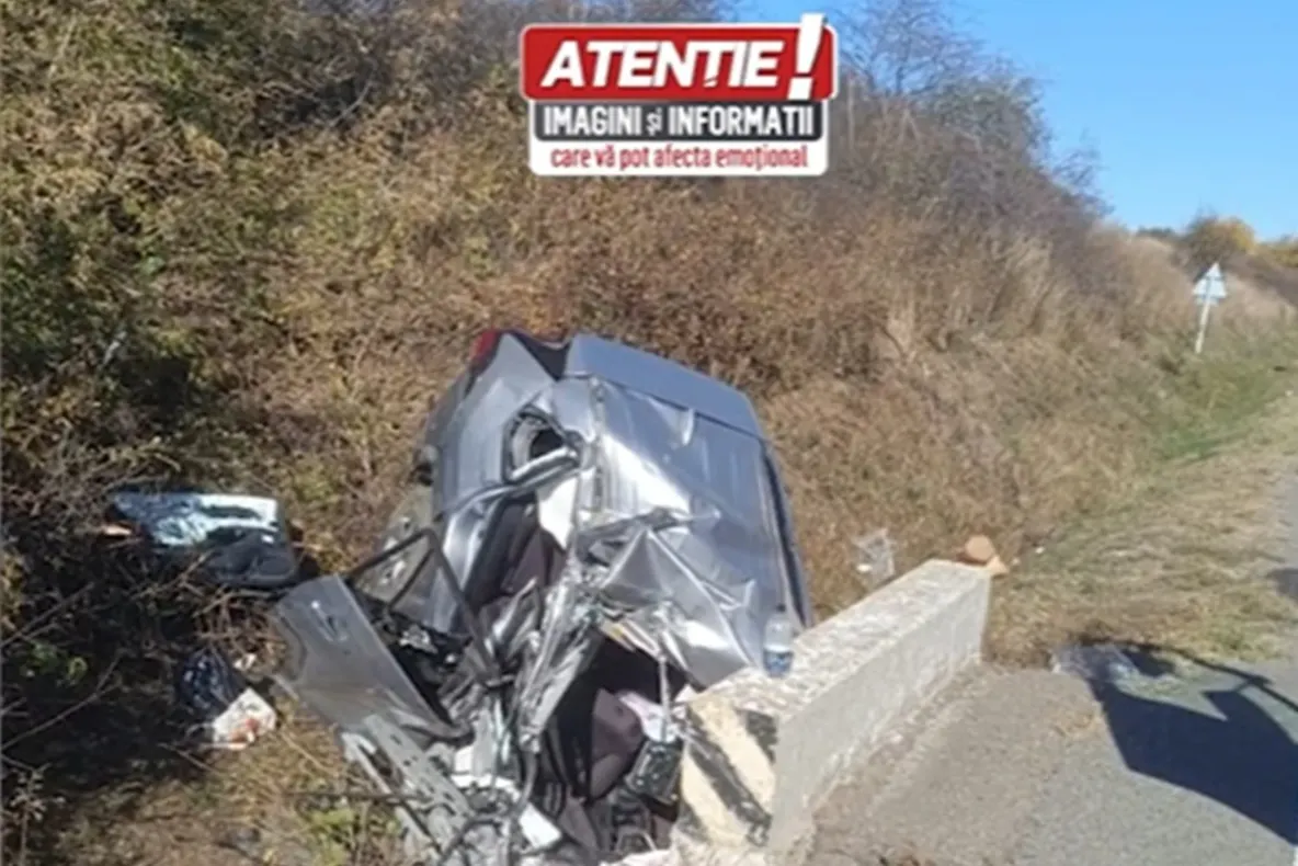 Accident grav în județul Vaslui: o femeie a murit, iar alte trei persoane au ajuns la spital după ce o mașină s-a izbit de un cap de pod