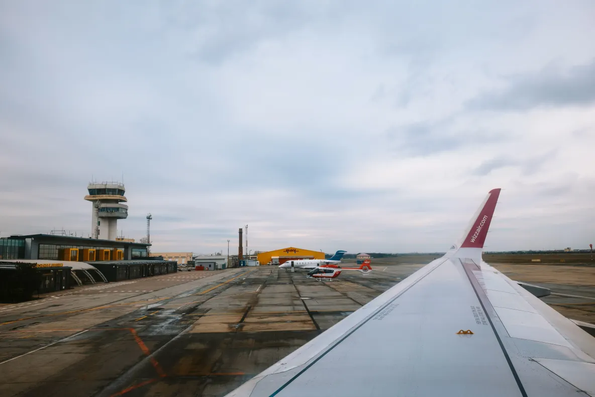 Un aeroport din România își suspendă zborurile începând cu 2 noiembrie 2026. Unde se vor muta cursele