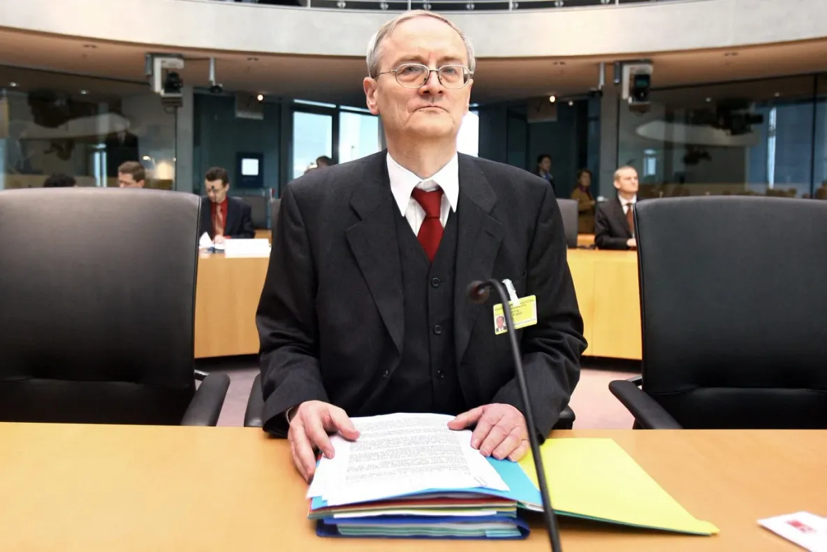 Cutremur în Germania: fostul șef al spionajului, arestat pentru tentativă de trădare. Aproape 2.000 de documente secrete, în anchetă