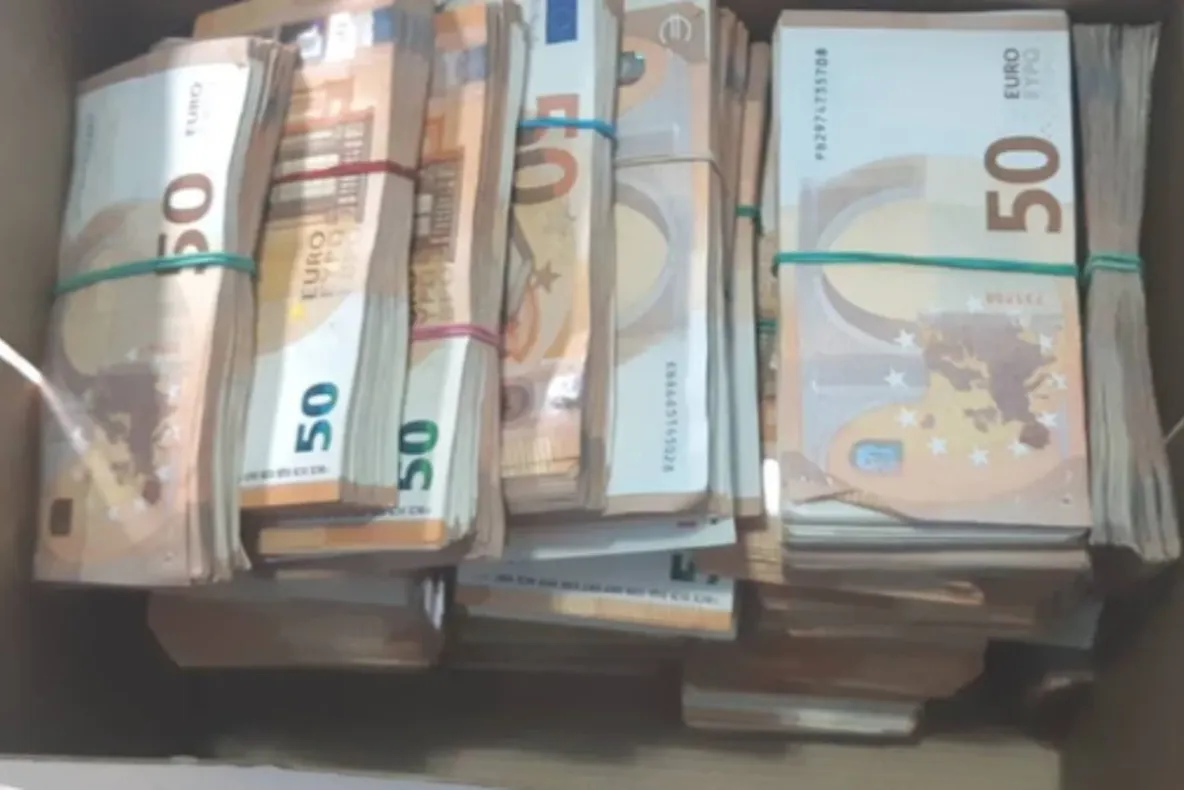 Două ucrainence au pierdut 630.000 de euro după ce au încercat să treacă ilegal granița în România. Unde au ascuns banii