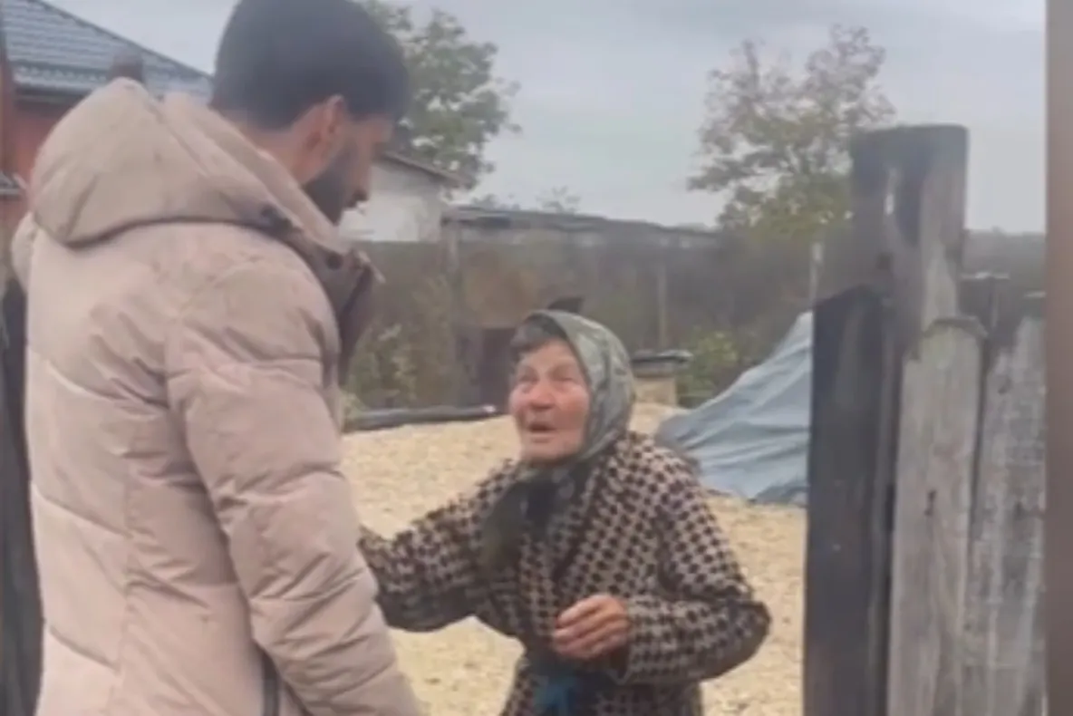 Bătrânețe în lacrimi și lipsuri. Strigătul disperat al unei femei abandonate în sărăcie: ”Mor de foame!”