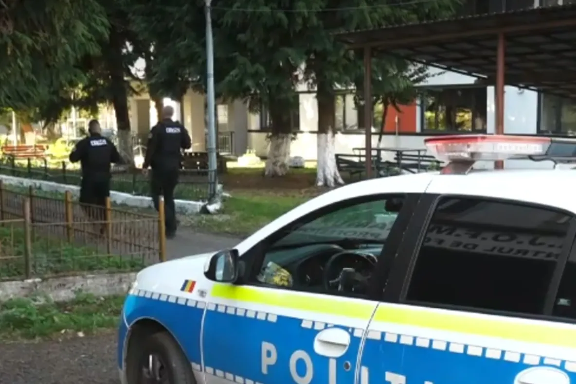 Alertă la un liceu din Baia Mare, după ce un elev și-ar fi amenințat colegul cu un cuțit. Ce au descoperit polițiștii