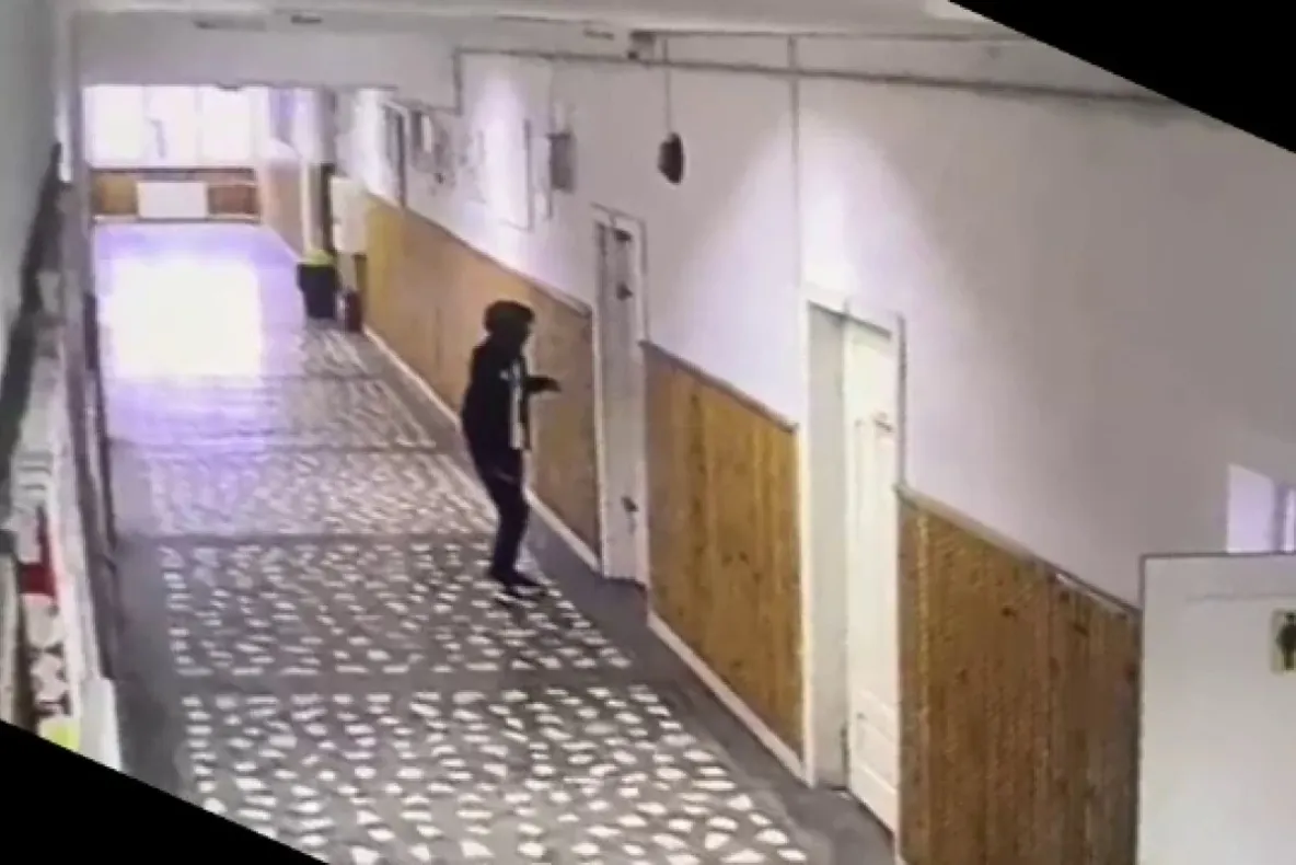 Elevul cuțitaș, din Bistrița, a fost transferat la Psihiatrie infantilă în Cluj-Napoca. Cum se simt profesoara și elevul de 12 ani