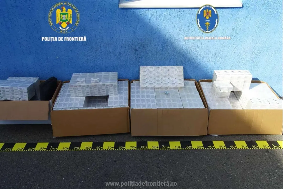 Mii de flacoane cu toxină botulinică, descoperite într-un microbuz venit din Bulgaria: captură de peste 3,3 milioane de lei, la Calafat VIDEO