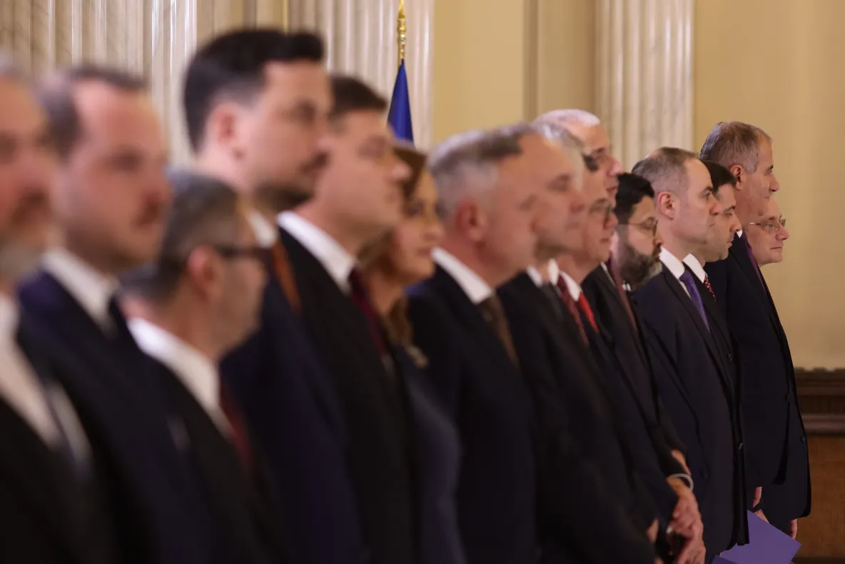 Guvernul Luca Niculescu intră în pâine chiar în seara învestiturii. Presa va avea din nou acces la ședințele Executivului