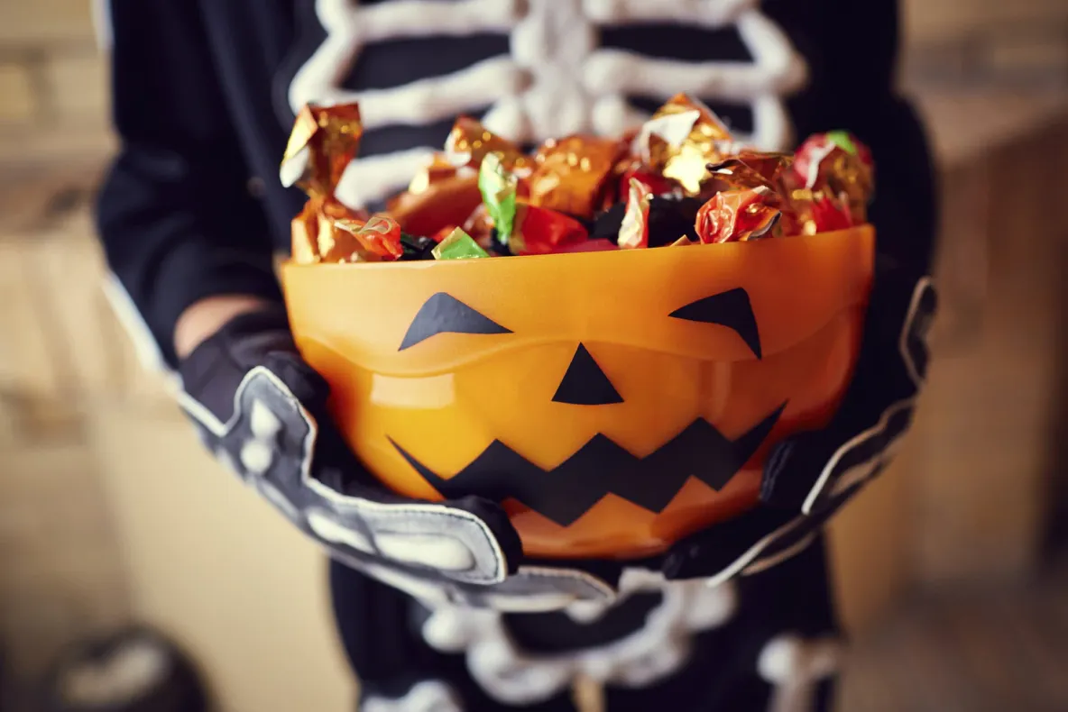 Punch de Halloween și dulciuri de petrecere: rețete rapide