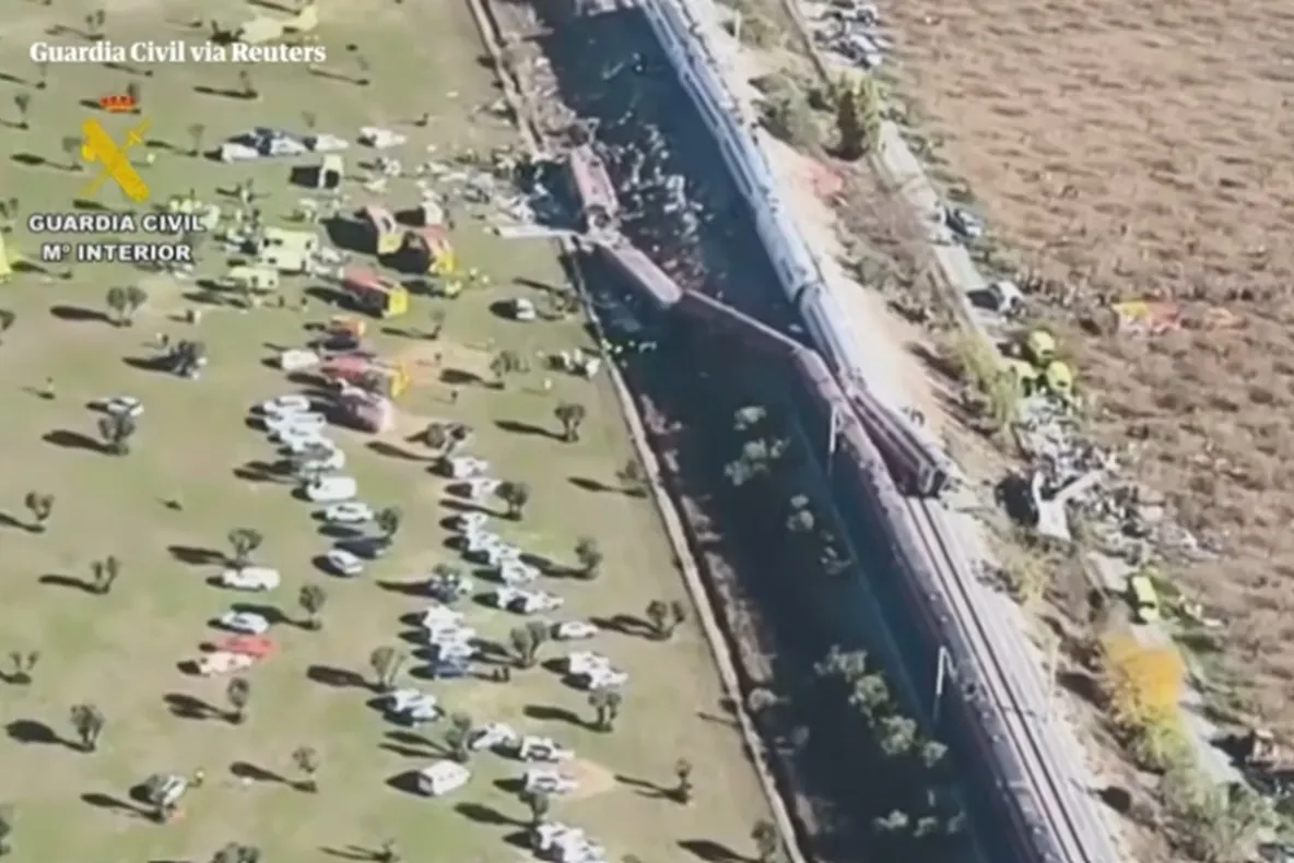 Bilanțul tragediei din Spania a urcat la 64 de morți și aproximativ 180 de răniți. Imagini din elicopter cu amploarea dezastrului VIDEO