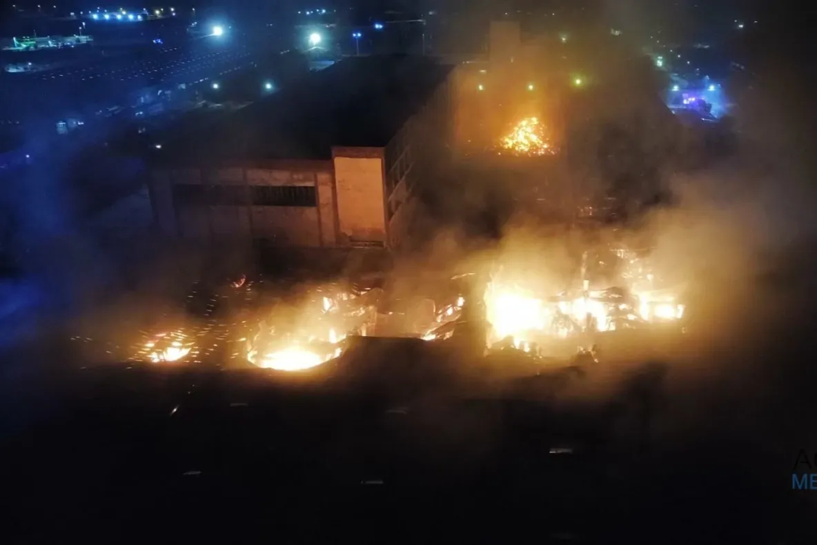 Percheziții la Drobeta-Turnu Severin! Hoții au furat fier și metale după incendiul uriaș de la combinat