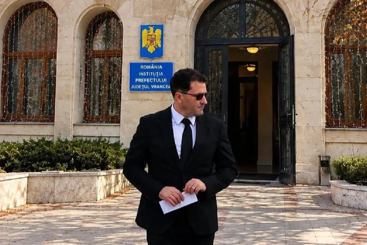 Demisie la vârful Prefecturii Vrancea! Liviu Macovei renunță la funcție după decizia PNL de a intra în opoziție