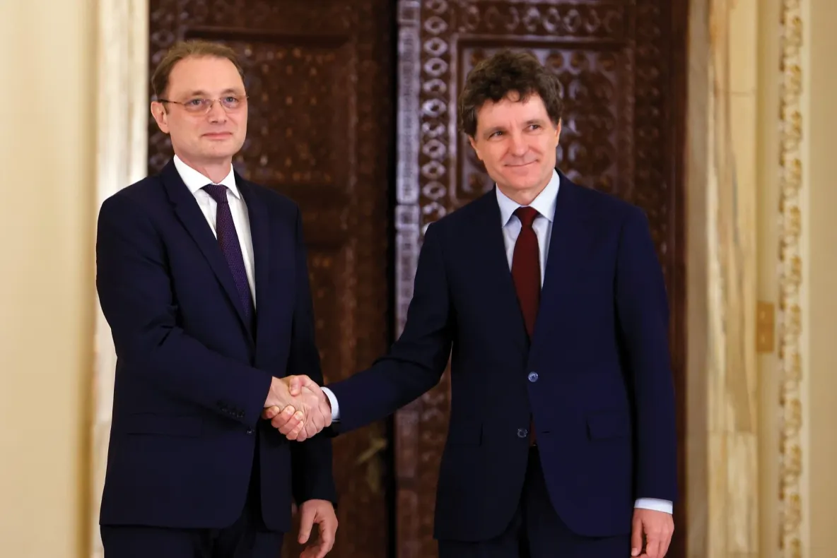 Luca Niculescu, în fața celui mai greu test. Are doar 10 zile să strângă majoritatea pentru noul Guvern - POLITICO