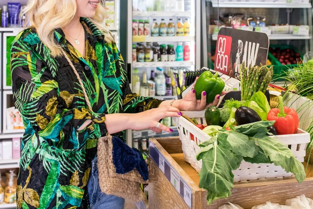 De la fructe și legume proaspete la produsele de bază: cum poți organiza cumpărăturile bio ale întregii familii într-un singur loc
