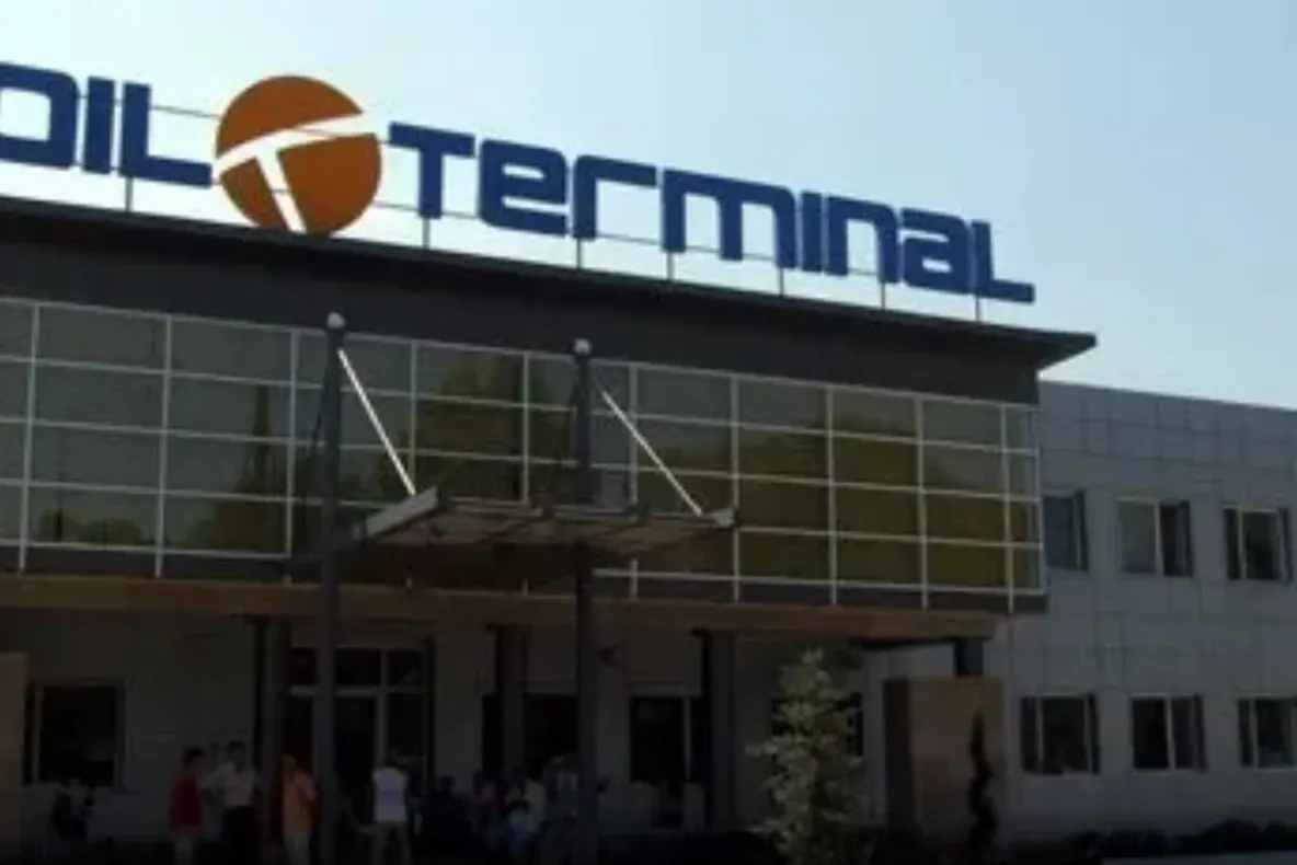 Grevă generală la Oil Terminal din Constanța, din 18 noiembrie. Sindicatele cer majorări salariale de 6,5%