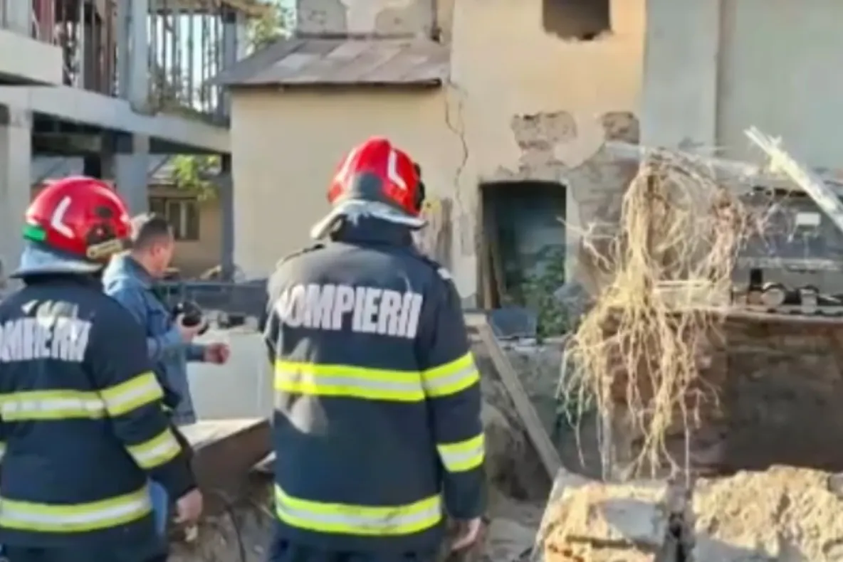 Un muncitor de 51 de ani a murit după ce un perete s-a prăbușit peste el la Galați