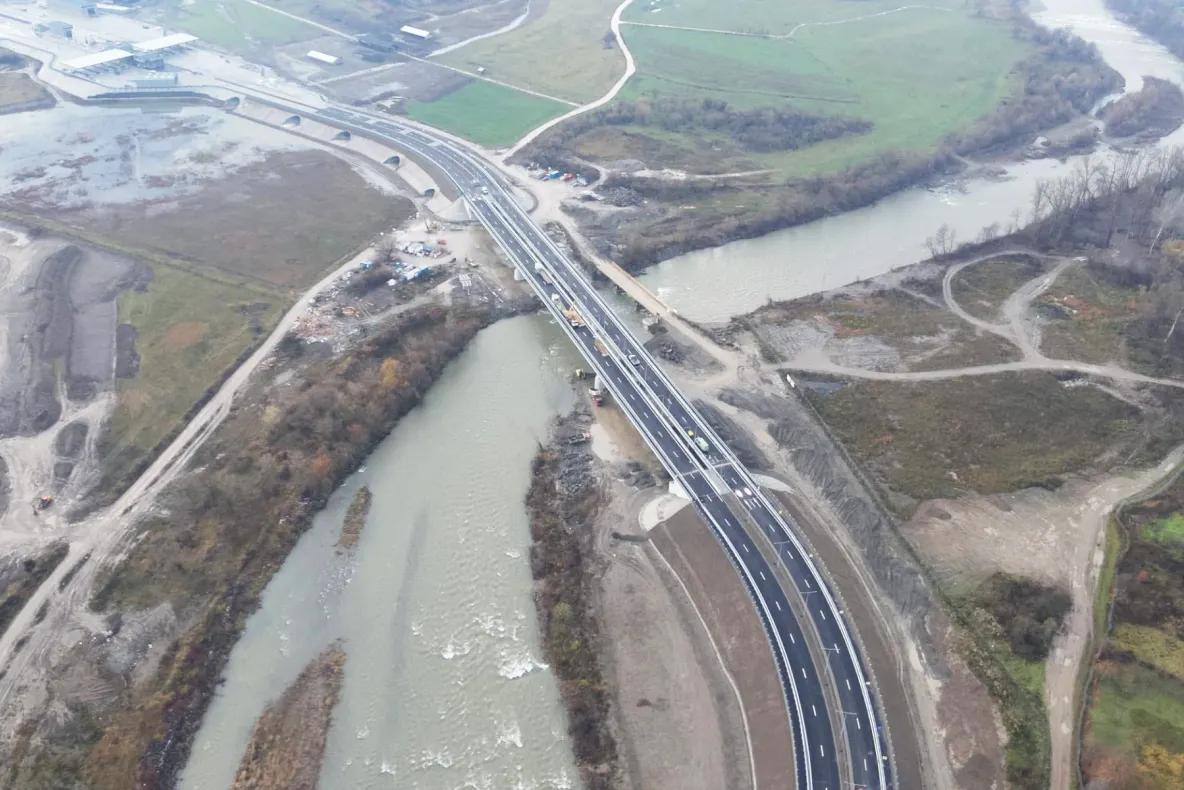 Podul de la Sighetu Marmației, care leagă România de Ucraina, se deschide traficului pe 8 octombrie