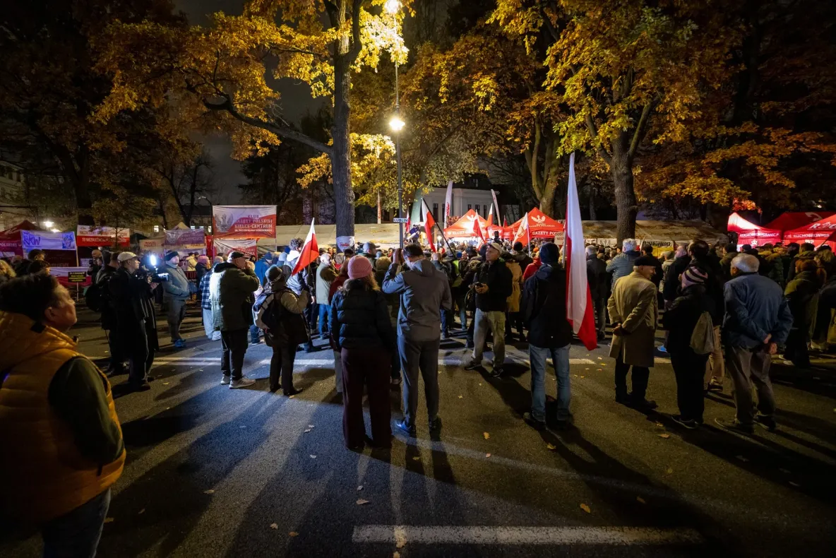Criză constituțională în Polonia: proteste și confruntări la Tribunalul din Varșovia, după suspendarea conducerii VIDEO