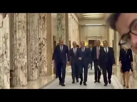 Guvernul Luca Niculescu a început lucrul chiar în seara învestiturii. Presa va avea din nou acces la ședințele Executivului